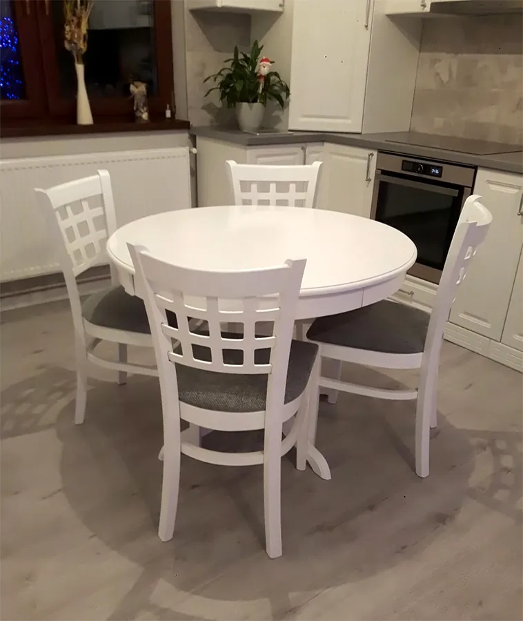 Ghera Tisch mit Stühlen MD170