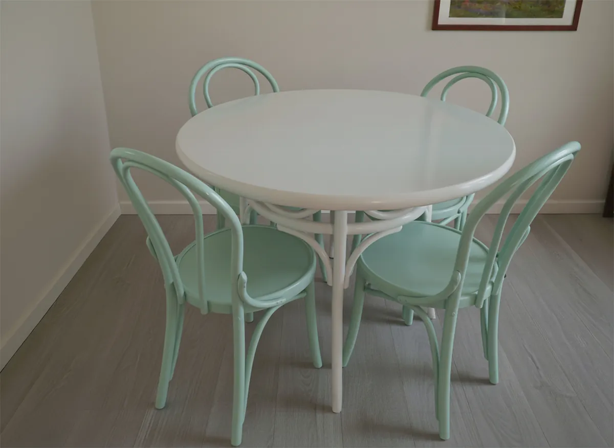 Thonet 6016 Stühle mit Tisch