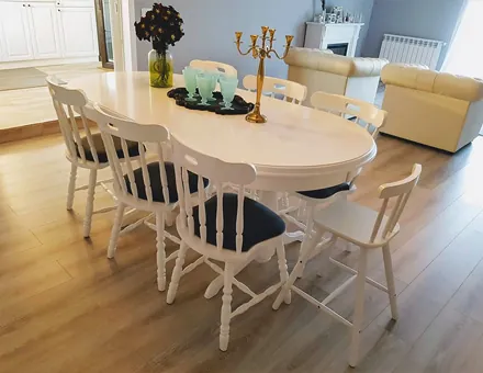 Europa-Tisch mit GL1-Stühlen