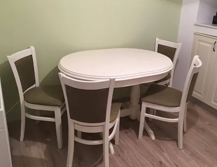 Europa Ausziehtisch mit Stühlen MD238