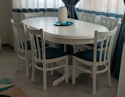 Europa-Tisch mit Oslo-Stühlen