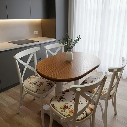 Marlot-Stühle mit Doppel-Säulentisch