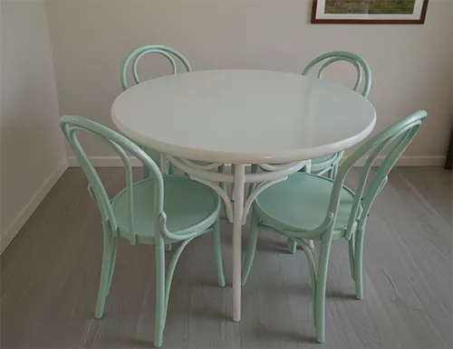 Thonet 6016 Stühle mit Tisch